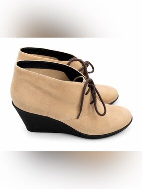 Cole Haan‎ Beige Suede Chukka Wedge Bootie Size 8.5